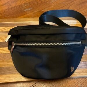 Lululemon belt bag